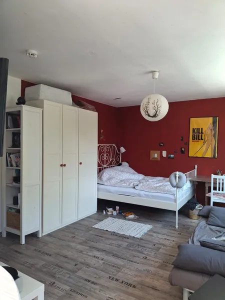 Kompaktes 1-Zimmer-Apartment in Schöneberg: Urbanes Wohnen mit Balkon — photo 1